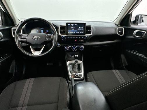 Lunar White 2025 Hyundai VENUE SEL
