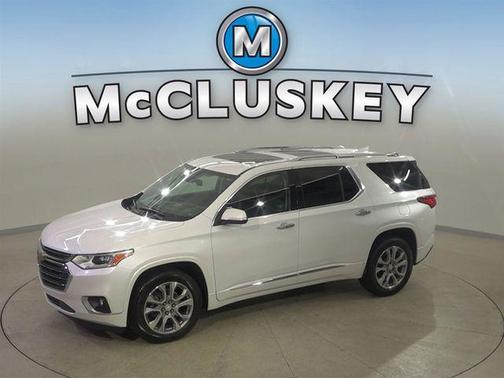 Iridescent Pearl Tricoat 2021 Chevrolet Traverse Premier