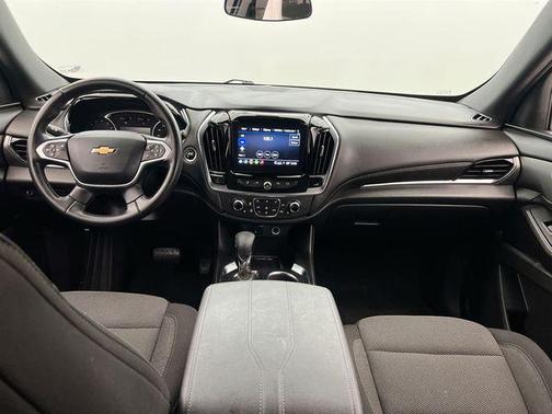 Sterling Gray Metallic 2023 Chevrolet Traverse LT Cloth