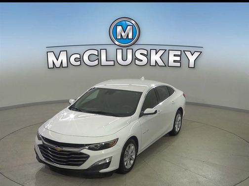 Summit White 2025 Chevrolet Malibu FWD 1LT