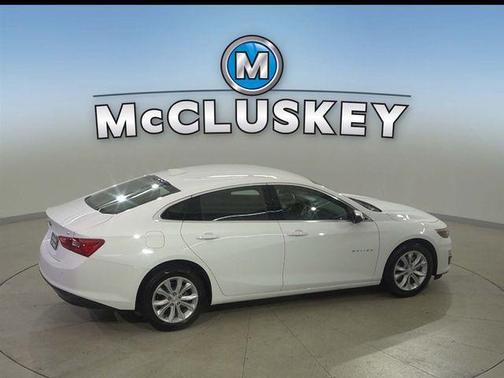 Summit White 2025 Chevrolet Malibu FWD 1LT