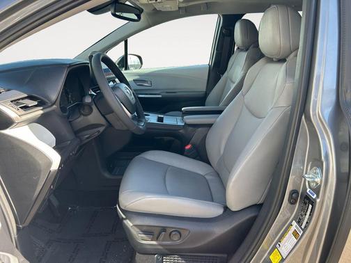 Heavy Metal 2026 Toyota Sienna XLE