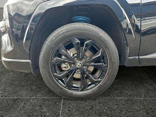 Midnight Black Metallic 2022 Toyota RAV4 Hybrid SE
