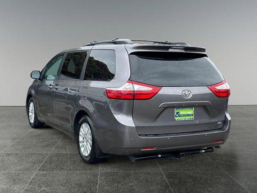 2016 Toyota Sienna XLE