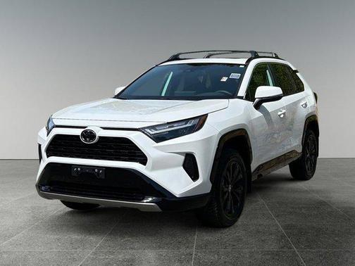 2025 Toyota RAV4 Hybrid SE