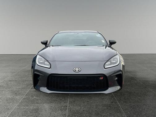 Pavement 2025 Toyota GR86 Premium