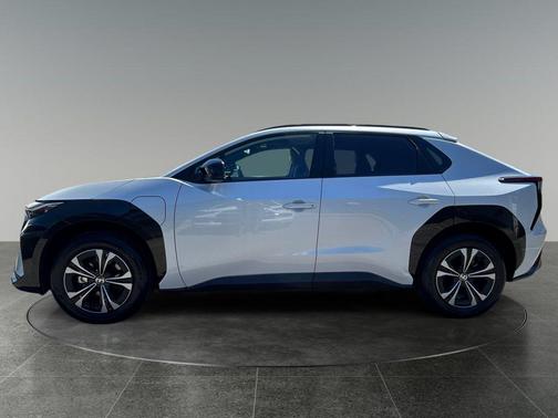 Wind Chill Pearl 2024 Toyota bZ4X XLE