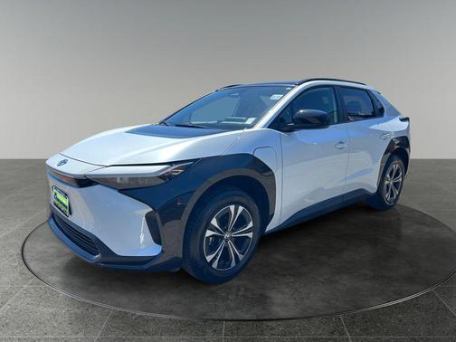 Wind Chill Pearl 2024 Toyota bZ4X XLE