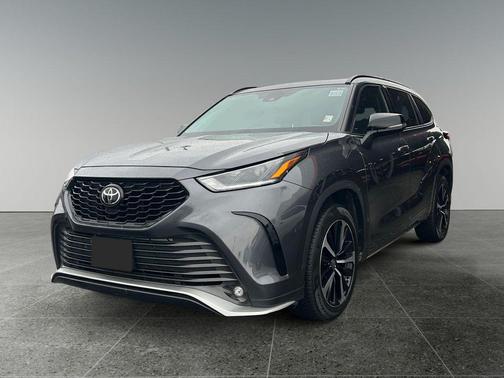 Magnetic Gray Metallic 2021 Toyota Highlander XSE