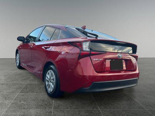 2019 Toyota Prius LE