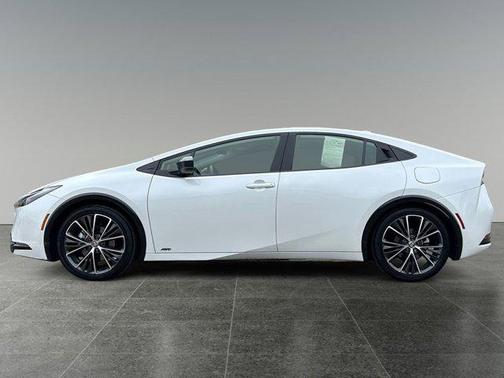 2023 Toyota Prius XLE