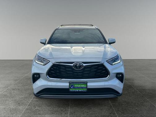 2026 Toyota Highlander Hybrid Platinum