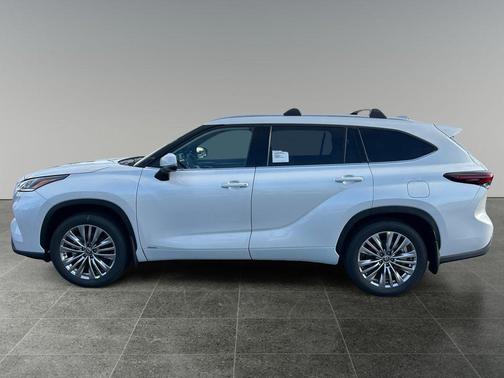 2026 Toyota Highlander Hybrid Platinum