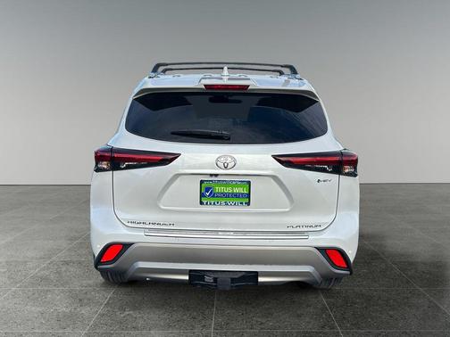 2026 Toyota Highlander Hybrid Platinum