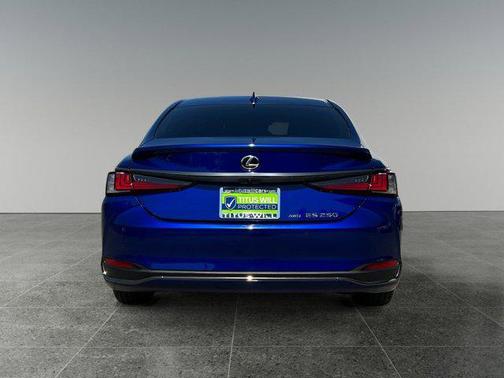 2023 Lexus ES 250 Base