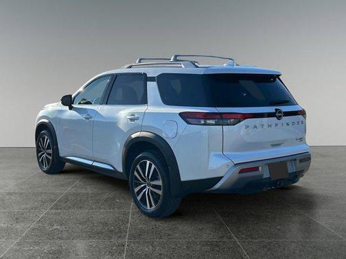 2025 Nissan Pathfinder Platinum 4WD