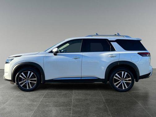 2025 Nissan Pathfinder Platinum 4WD