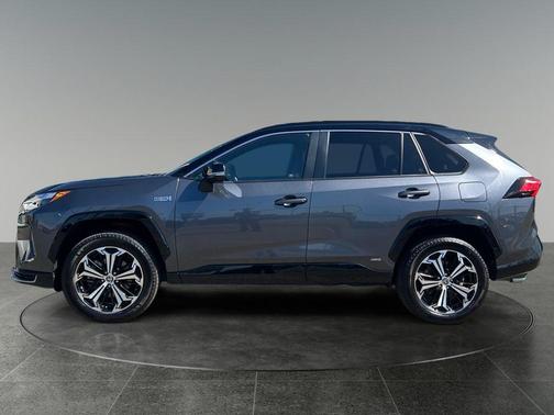 Blizzard Pearl/Midnight Black Metallic 2022 Toyota RAV4 Prime XSE