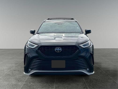 Midnight Black Metallic 2023 Toyota Highlander XSE