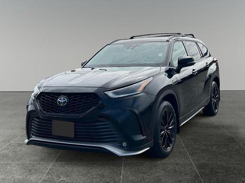 Midnight Black Metallic 2023 Toyota Highlander XSE