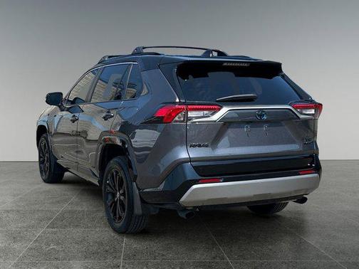 2022 Toyota RAV4 Hybrid SE