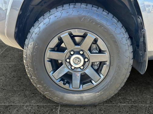 Magnetic Gray Metallic 2022 Toyota 4Runner SR5 Premium