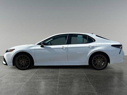 2024 Toyota Camry Hybrid SE
