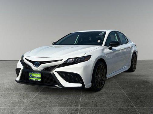 2024 Toyota Camry Hybrid SE