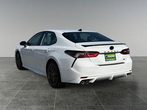 2024 Toyota Camry Hybrid SE