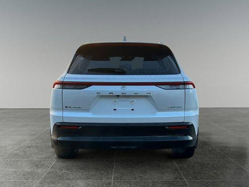 2025 Toyota Crown Signia Limited