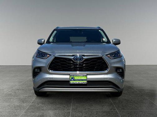2021 Toyota Highlander Hybrid Platinum