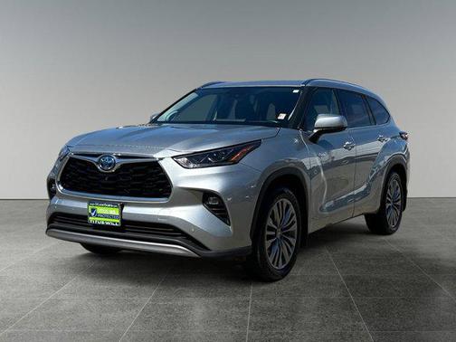 2021 Toyota Highlander Hybrid Platinum