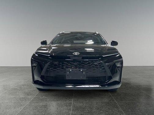 2025 Toyota Crown Signia XLE