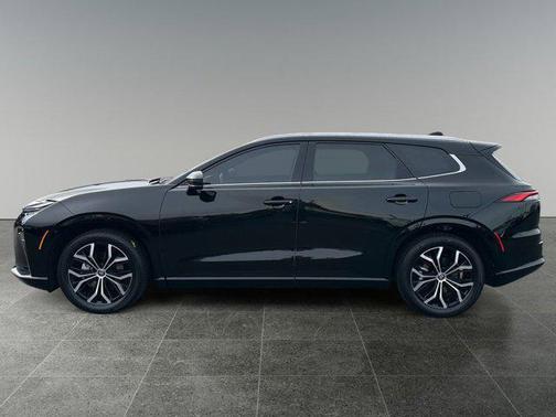 2025 Toyota Crown Signia XLE