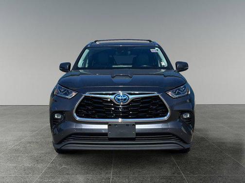 2022 Toyota Highlander Hybrid Limited