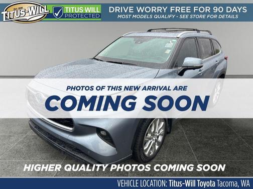Moon Dust 2023 Toyota Highlander Hybrid Limited