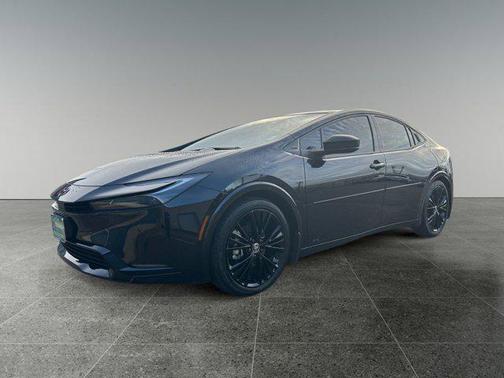 2025 Toyota Prius L
