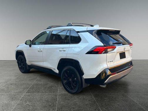 2025 Toyota RAV4 Hybrid SE