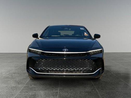 2025 Toyota Crown Platinum