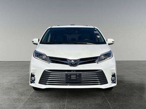 2018 Toyota Sienna XLE Premium