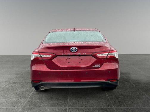 2020 Toyota Camry Hybrid XLE