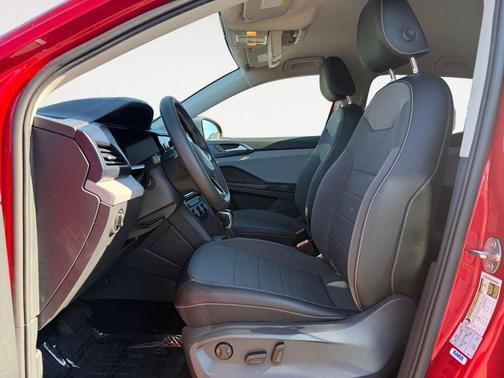 Kings Red Metallic 2022 Volkswagen Taos 1.5T SE