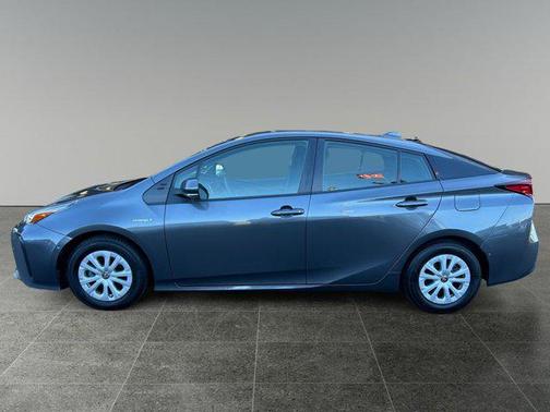 2021 Toyota Prius LE