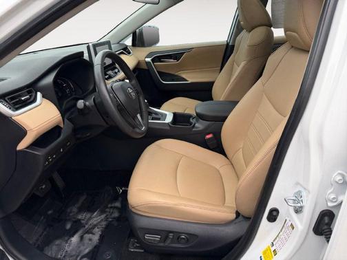 Wind Chill Pearl 2025 Toyota RAV4 XLE Premium