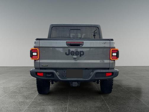 2021 Jeep Gladiator Willys 4x4