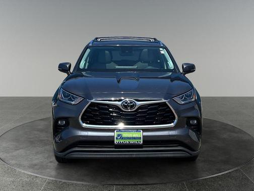Magnetic Gray Metallic 2023 Toyota Highlander Limited