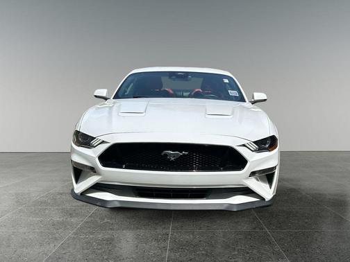 Oxford White 2022 Ford Mustang GT Premium