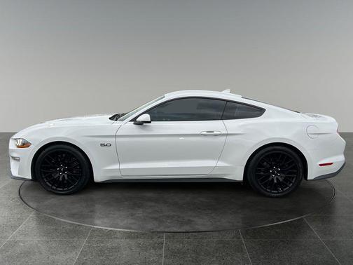 Oxford White 2022 Ford Mustang GT Premium