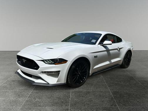 Oxford White 2022 Ford Mustang GT Premium