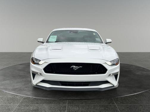 Oxford White 2022 Ford Mustang GT Premium